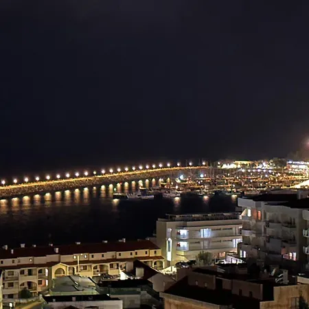 アパート Glorious House