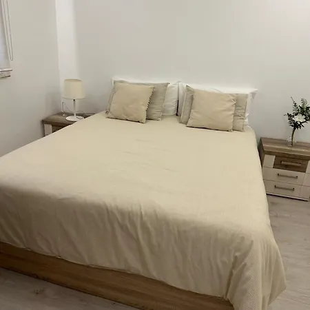 Glorious House アパート *